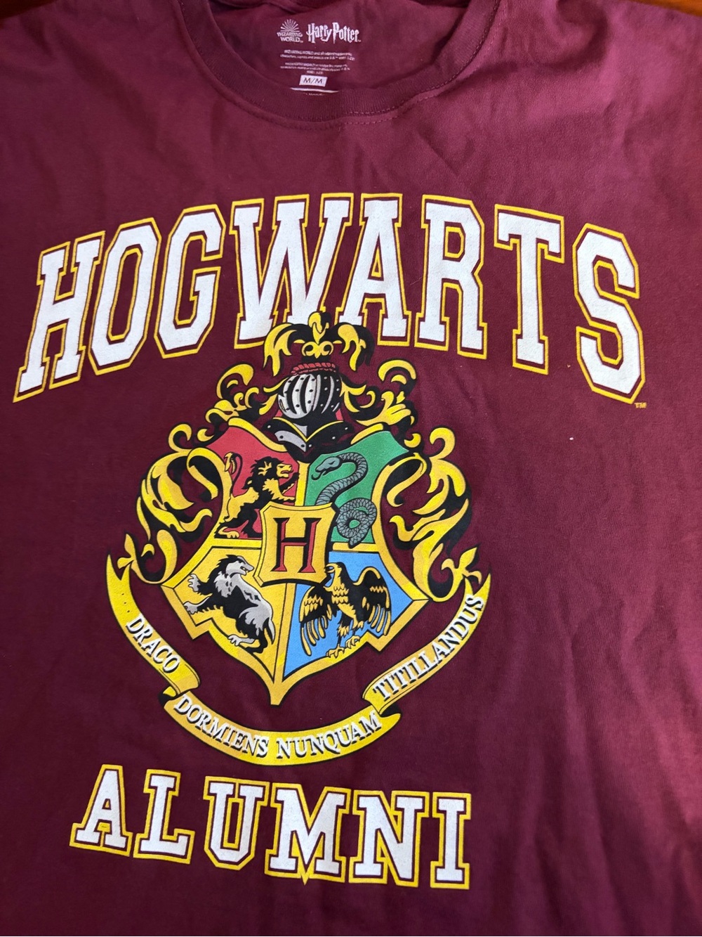 Official Harry Potter Hogwarts Alumni maroon Graphic Tee - Size M
